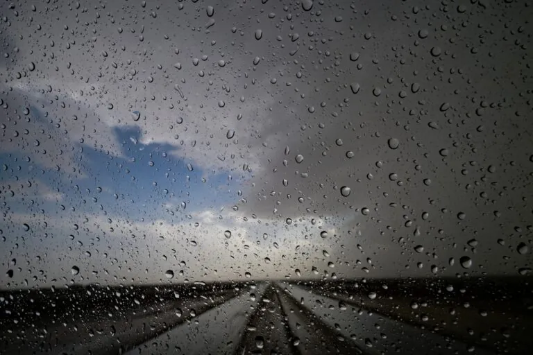 تواصل-الحالة-المطرية-على-الرياض-والشرقية-ومكة