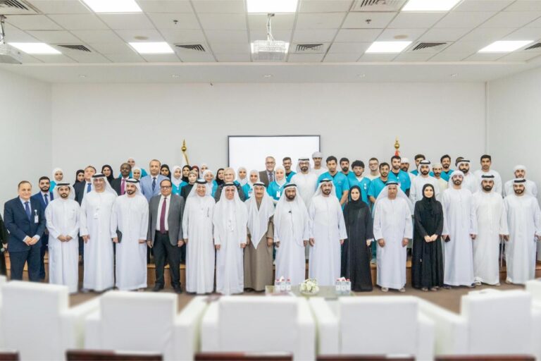 سعيد-الرقباني-يلتقي-بطلبة-جامعة-الفجيرة