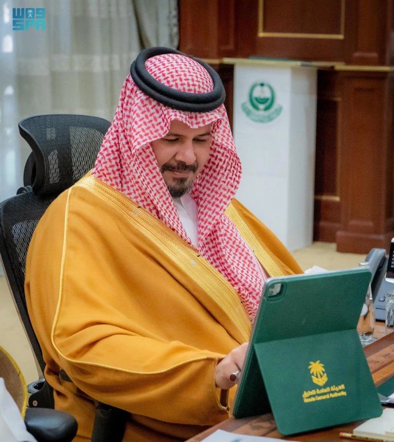 أمير-المدينة-المنورة-يدشّن-10-مشروعات-للطرق
