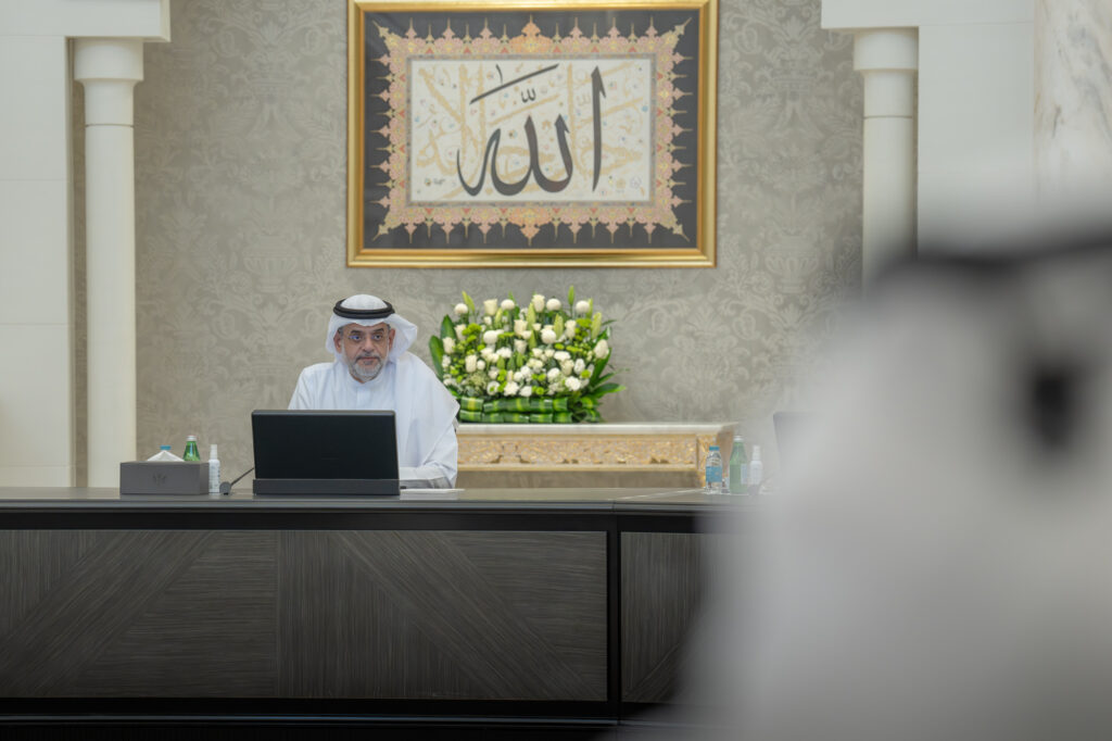 ولي-عهد-الشارقة-يترأس-اجتماع-المجلس-التنفيذي