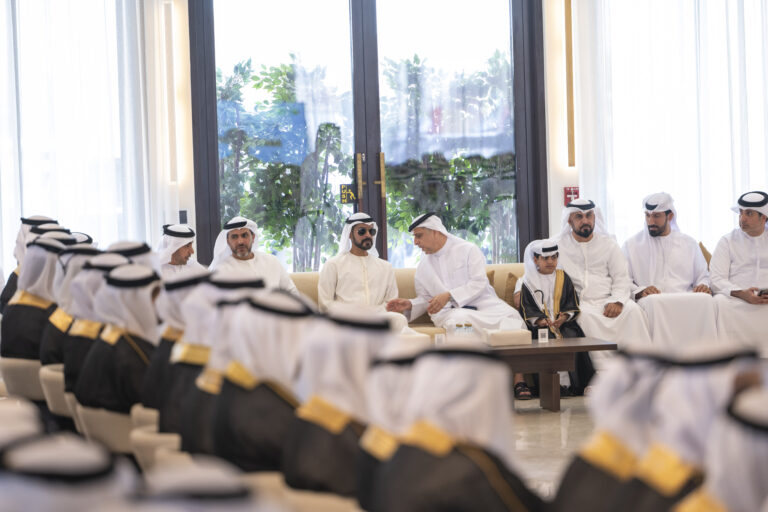 خليفة-بن-طحنون-بن-محمد-يشهد-العرس-الجماعي-لـ619-عريساً-من-أبناء-الإمارات