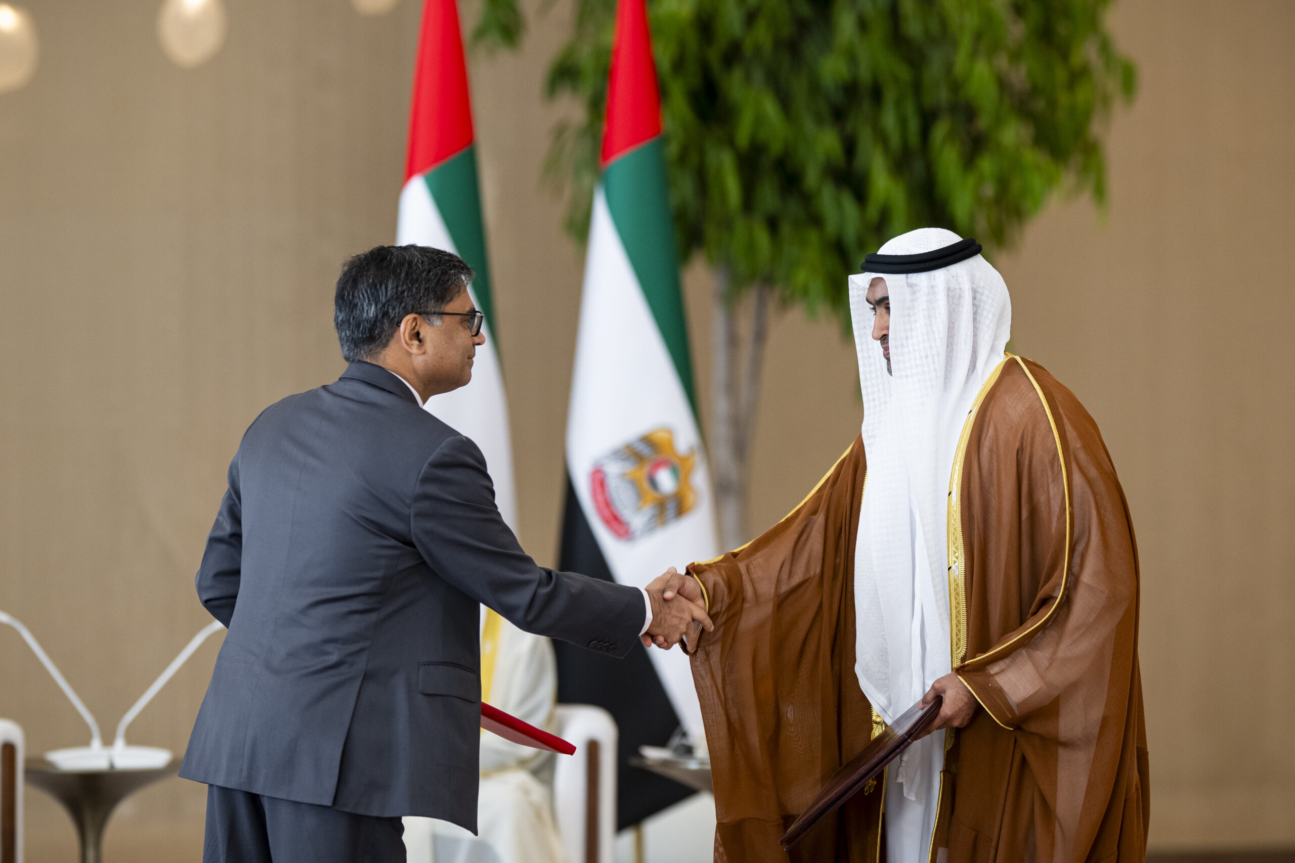 رئيس-الدولة-ورئيس-وزراء-الهند-يشهدان-إعلان-عدد-من-الاتفاقيات-ومذكرات-التفاهم-بين-البلدين