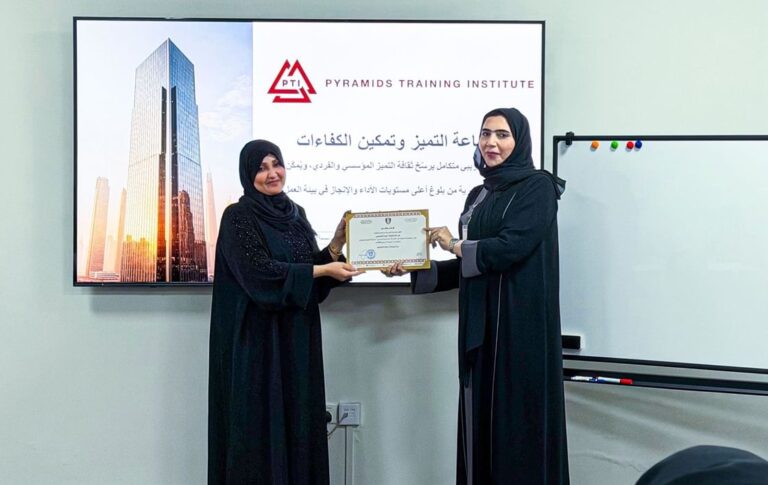 بلدية-دبا-الفجيرة-تنظم-برنامجًا-تدريبيًا-لموظفيها-بعنوان-«صناعة-التميز-وتمكين-الكفاءات»